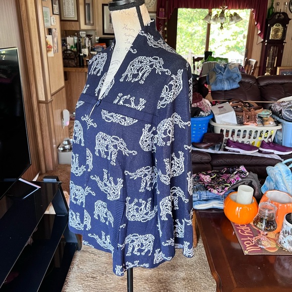 Crown & Ivy Navy Blue Elephant Pattern One Button Open Front Cardigan Size Large - Picture 4 of 13